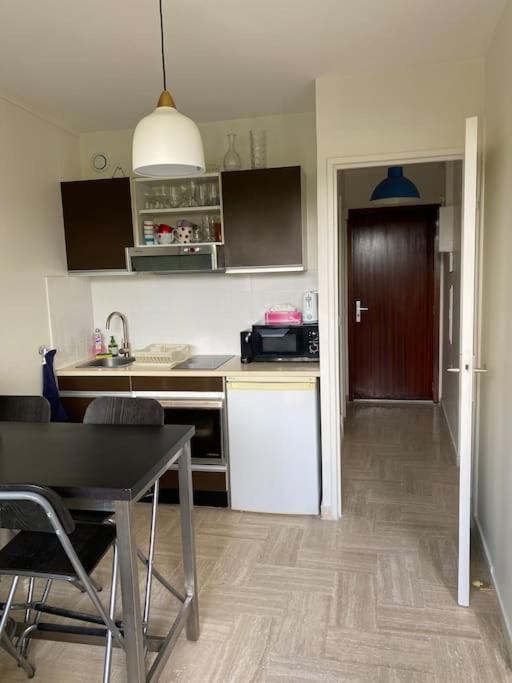 Studio Eleverca 3*- Rez De Jardin Terrasse - Axelle Loc'Appart Mandelieu La Napoule Luaran gambar