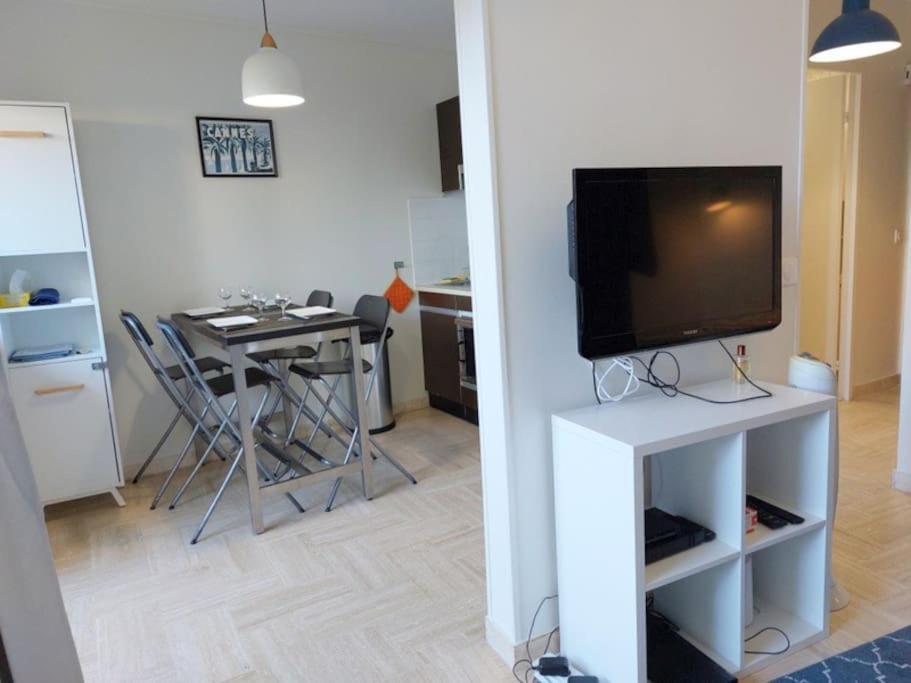 Studio Eleverca 3*- Rez De Jardin Terrasse - Axelle Loc'Appart Mandelieu La Napoule Luaran gambar