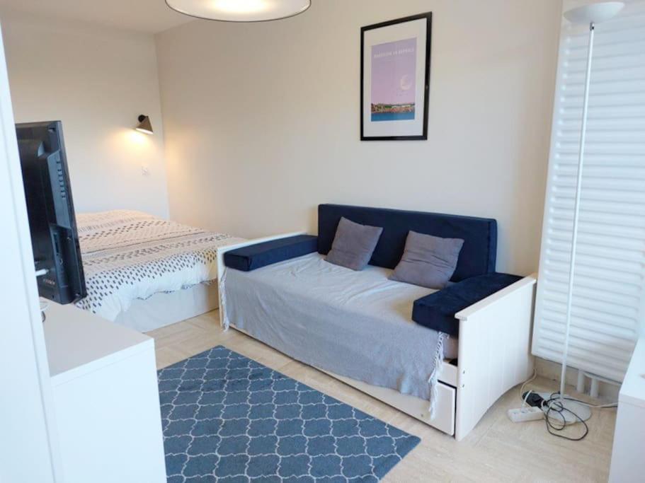 Studio Eleverca 3*- Rez De Jardin Terrasse - Axelle Loc'Appart Mandelieu La Napoule Luaran gambar