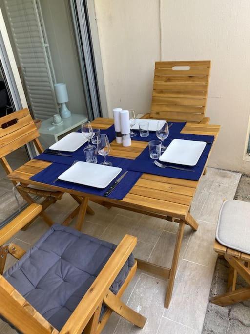 Studio Eleverca 3*- Rez De Jardin Terrasse - Axelle Loc'Appart Mandelieu La Napoule Luaran gambar