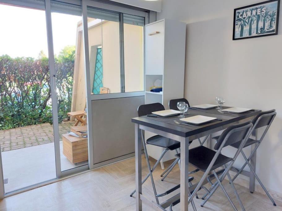 Studio Eleverca 3*- Rez De Jardin Terrasse - Axelle Loc'Appart Mandelieu La Napoule Luaran gambar